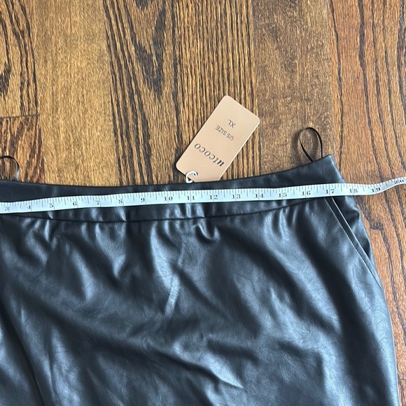 Black Midi Pencil Skirt with Slit - Picture 6 of 7